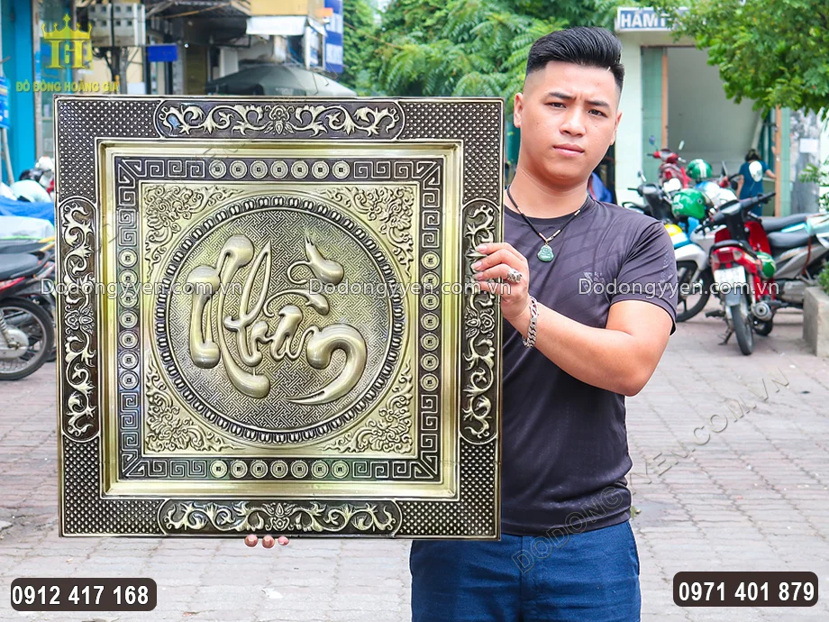 Khung tranh liền đồng v&agrave;ng chắc chắn